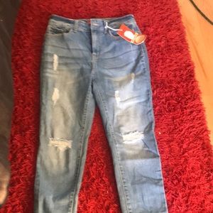 Light wear ripped jeans